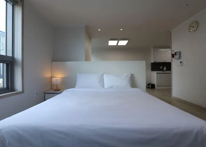 Pol-a Haeundae Hotel 3*